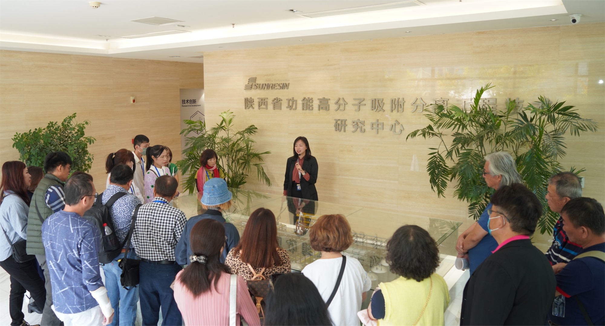 ݷݷ�����⣬����������ӳ������